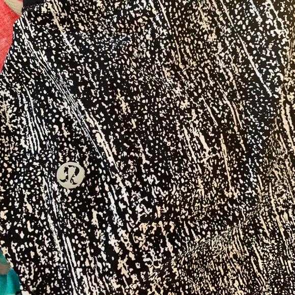 Lululemon Apparel - Picture 6 of 6
